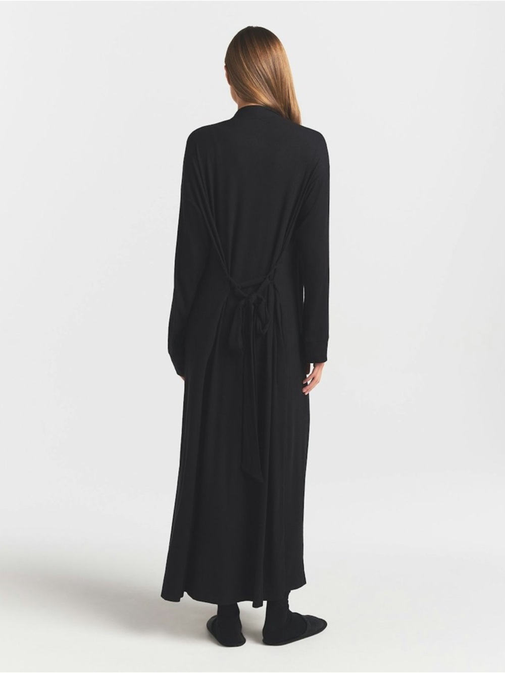 Skims Soft lounge long robe - Picture 3 of 7